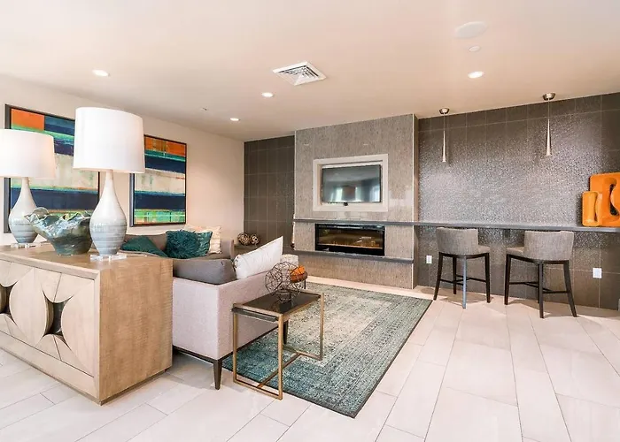 Modern Town Penthouse By Cozysuites Tempe